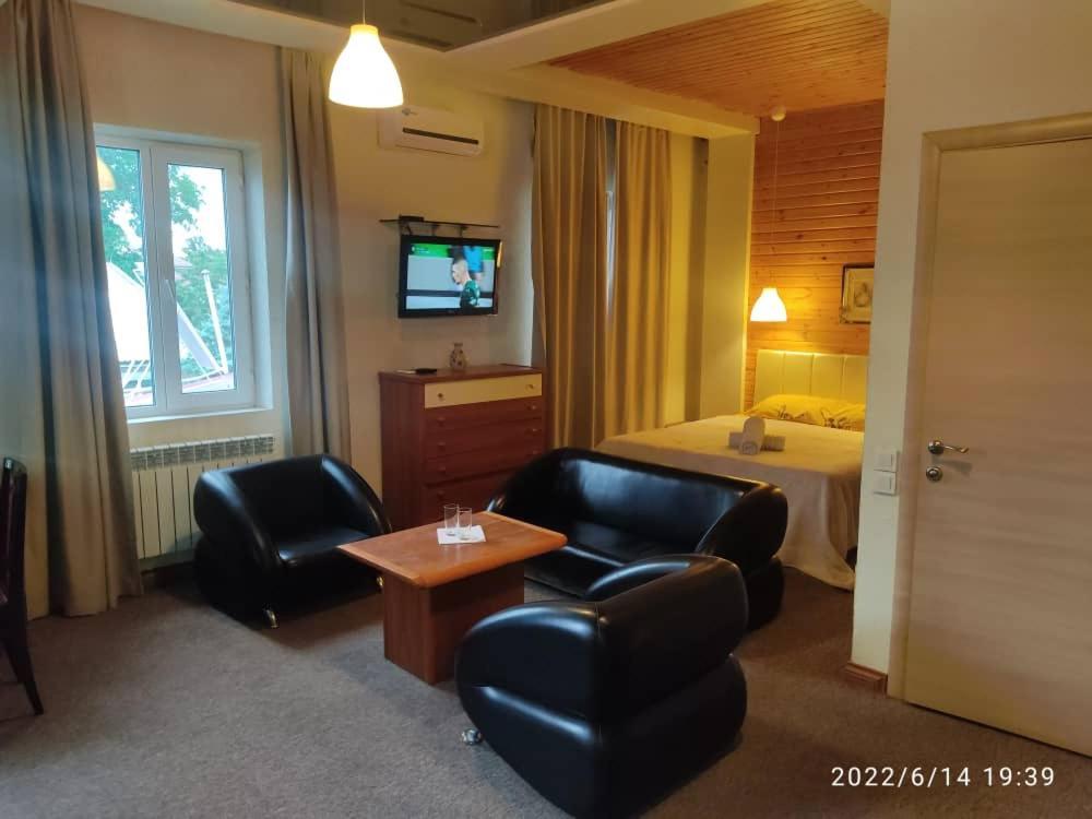 Hotel Strelets à Bichkek Extérieur photo