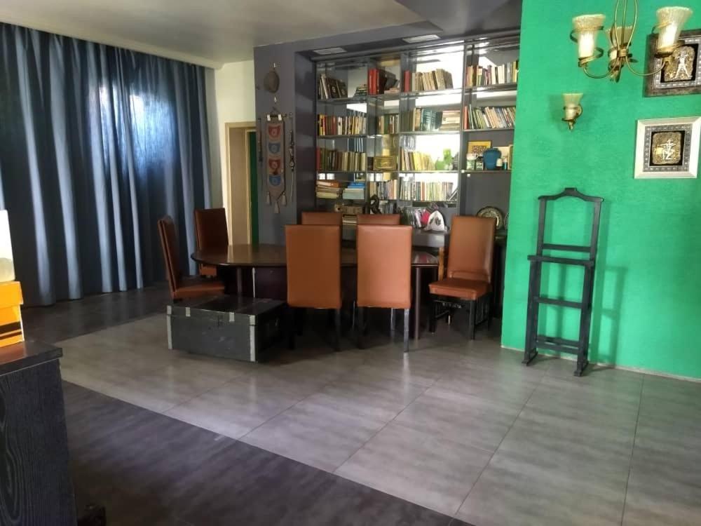 Hotel Strelets à Bichkek Extérieur photo