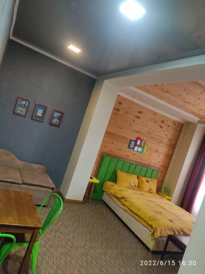 Hotel Strelets à Bichkek Extérieur photo